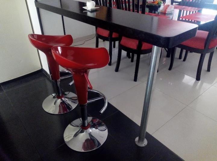 Alojamiento "Como En Casa" Cerca Al Aeropuerto!! — Photos 1